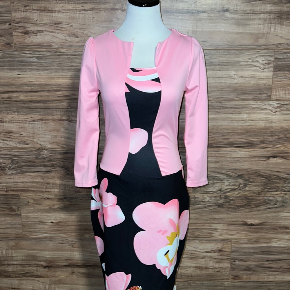 NWT Fashion Mia Pink Floral woman’s dress size S